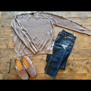 NWT Button sleeve detail pullover sweater